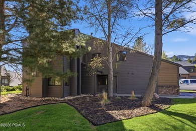 Row-end Hidden Creek townhome ideally located in Canyons Village - photo 39