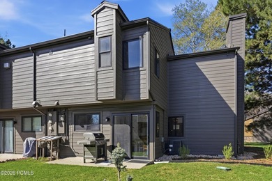 Row-end Hidden Creek townhome ideally located in Canyons Village - photo 40