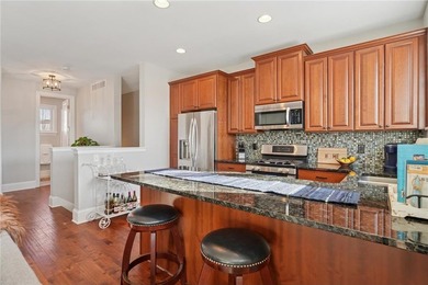 Lake Minnetonka Townhome/Townhouse Active Under Contract in Mound Minnesota