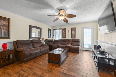 This beautifully maintained 3-bedroom, 2-bath ranch-style home - photo 8