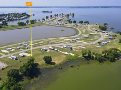 Richland Chambers Lake Lot For Sale in Kerens Texas