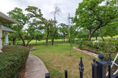 Stunning custom brick home on an oversized lot in Runaway Bay - photo 36