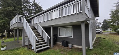 Remodeled in 2022, this pristine split-level home offers sublime - photo 38