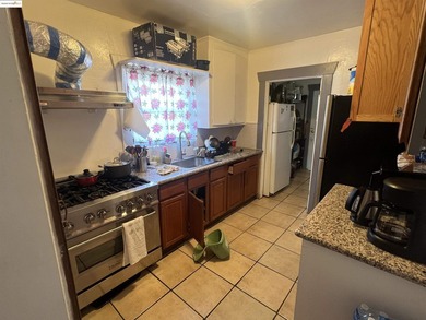 INCREDIBLE POTENTIAL!! Great Duplex w/ bonus bulding, hard to - photo 6