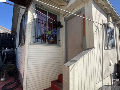 INCREDIBLE POTENTIAL!! Great Duplex w/ bonus bulding, hard to - photo 10