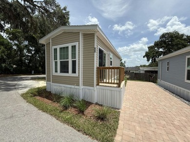 Tsala Apopka Chain of Lakes Home Active Under Contract in Floral City Florida