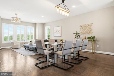 Stunning end-unit townhome with a rooftop terrace, thoughtfully - photo 8