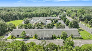 17,000 Sq ft building on 4 acres. Zoned HD-1. Perfect for - photo 1