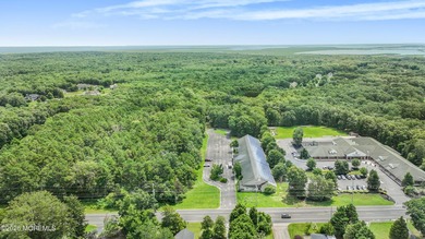 17,000 Sq ft building on 4 acres. Zoned HD-1. Perfect for - photo 3