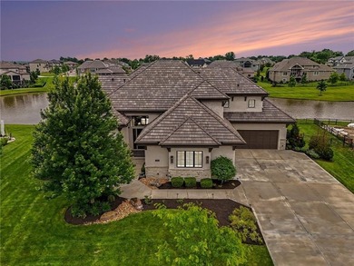 Welcome to this breathtaking modern home in the secluded enclave - photo 2