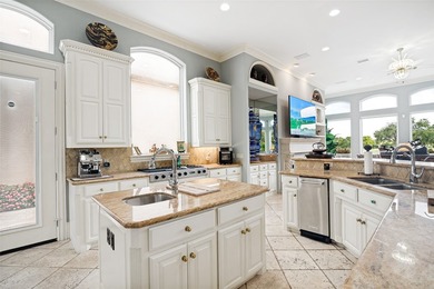 Beautiful Mediterranean Style Villa located in a private - photo 18
