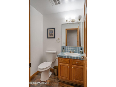 Custom home that is approximately 6784 sqft, with a gated - photo 18