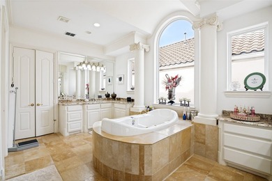 Beautiful Mediterranean Style Villa located in a private - photo 26