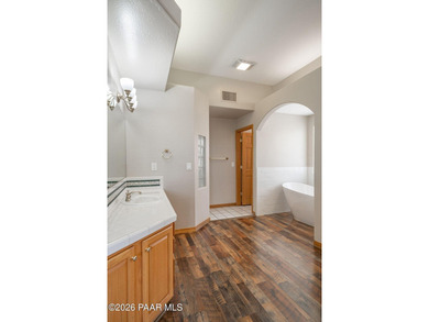 Custom home that is approximately 6784 sqft, with a gated - photo 30