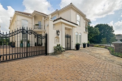 Beautiful Mediterranean Style Villa located in a private - photo 38