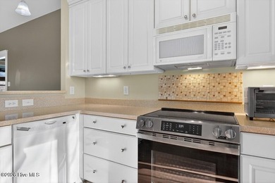 Upgraded Premium 1 Yr Home Warranty Included! You'll love coming - photo 12