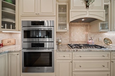 Discover exceptional comfort and timeless style in this - photo 9