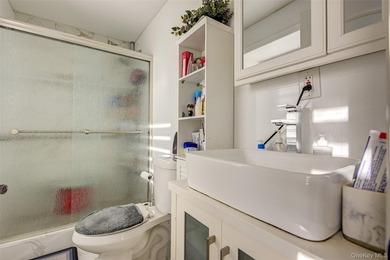 Experience the pinnacle of convenience in this beautifully - photo 19