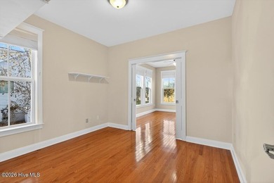 Upgraded Premium 1 Yr Home Warranty Included! You'll love coming - photo 20