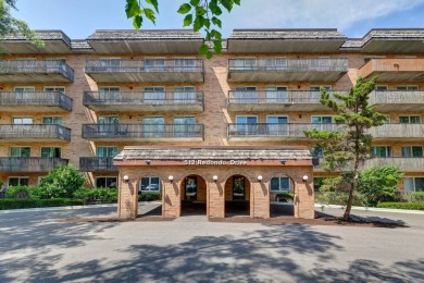 Lake Condo For Sale in Downers Grove, Illinois