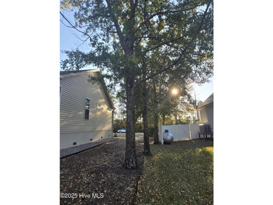 Upgraded Premium 1 Yr Home Warranty Included! You'll love coming - photo 32