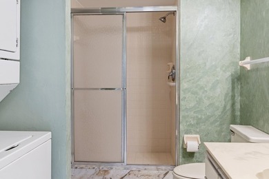 This spacious and bright first floor unit is a fantastic value - photo 6