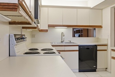 This spacious and bright first floor unit is a fantastic value - photo 10