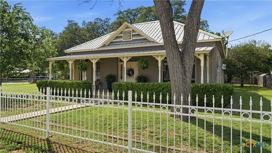 Discover a rare opportunity in the heart of New Braunfels - just - photo 3