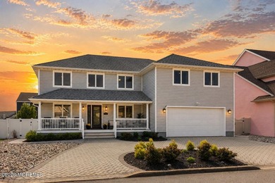 Completely renovated from top to bottom and perfectly positioned - photo 1