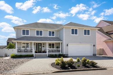 Completely renovated from top to bottom and perfectly positioned - photo 4