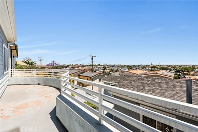 Large single family home in a great location in the Hermosa - photo 14
