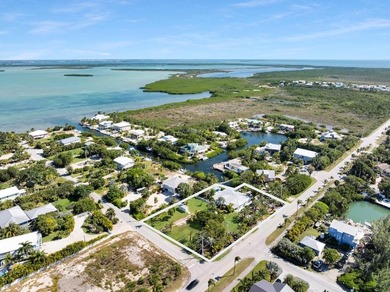 Welcome to this spacious canal-front retreat set on an oversized - photo 2
