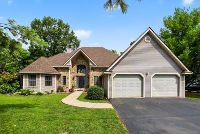 Lake Home For Sale in Lancaster, Kentucky