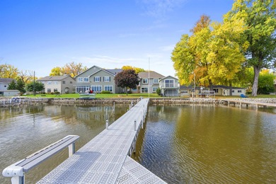 Lake Butte des Morts Home For Sale in Oshkosh Wisconsin