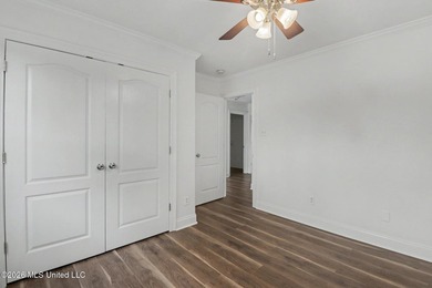 NEW REDUCED PRICE! Nestled in a quiet Cul de sac, this - photo 16