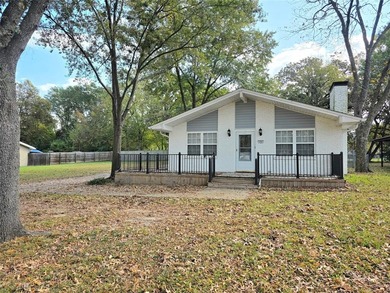 Lake Home For Sale in Gun Barrel City, Texas