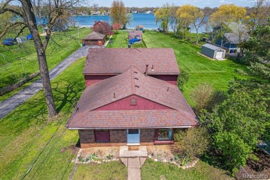 Cedar Island Lake Home Sale Pending in White Lake Michigan