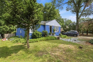 Charming cottage located in the desirable Plum Point Shores - photo 2