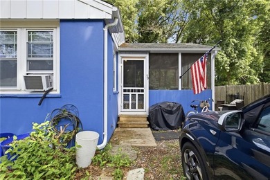Charming cottage located in the desirable Plum Point Shores - photo 4