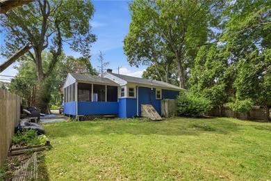 Charming cottage located in the desirable Plum Point Shores - photo 6
