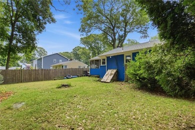 Charming cottage located in the desirable Plum Point Shores - photo 8