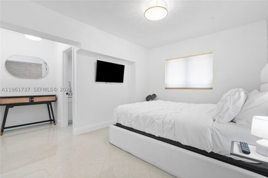 Embrace the epitome of luxury in this expansive 6-bedroom - photo 31