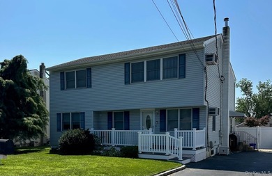 LEGAL EXPANDED RANCH WITH AN ASSESSORY APARTMENT WITH PRIVATE - photo 2