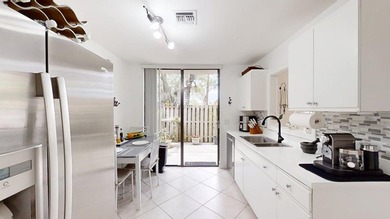 Spacious 2-bedroom, 2.5-bath corner unit located in a desirable - photo 9