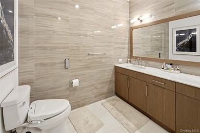 This bright two bedroom, two bathroom corner home features 10' - photo 7