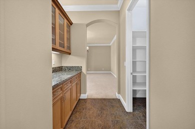 Offered for the first time by its original owner, this custom - photo 17