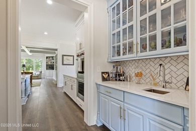 Straight out of a magazine! This beautiful executive estate in - photo 15