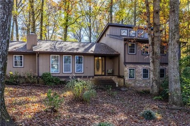 Deer Lake Home Sale Pending in Suwanee Georgia