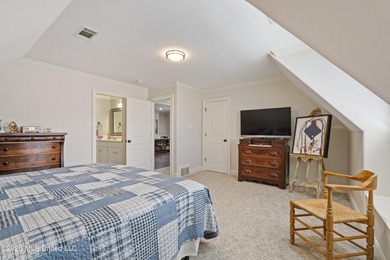 Straight out of a magazine! This beautiful executive estate in - photo 35