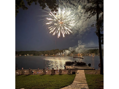 From morning tee times to sunset lake views, life is better here - photo 38